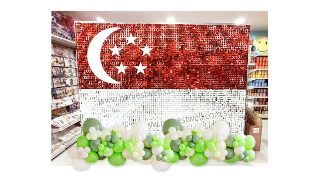 Singapore Flag Shimmery Wall with Balloon Garland Singapore